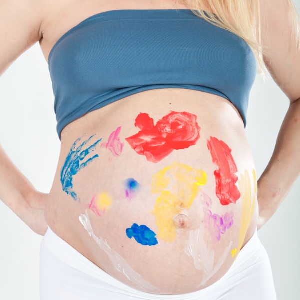 bellypaint-op-de-buik-van-een-zwangere